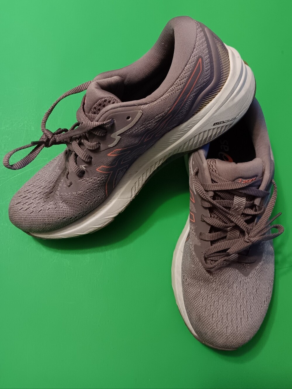ASICS GT-1000 11 Running Shoes (1012B197) Preowned Dusk/Violet Women's Size 8.5